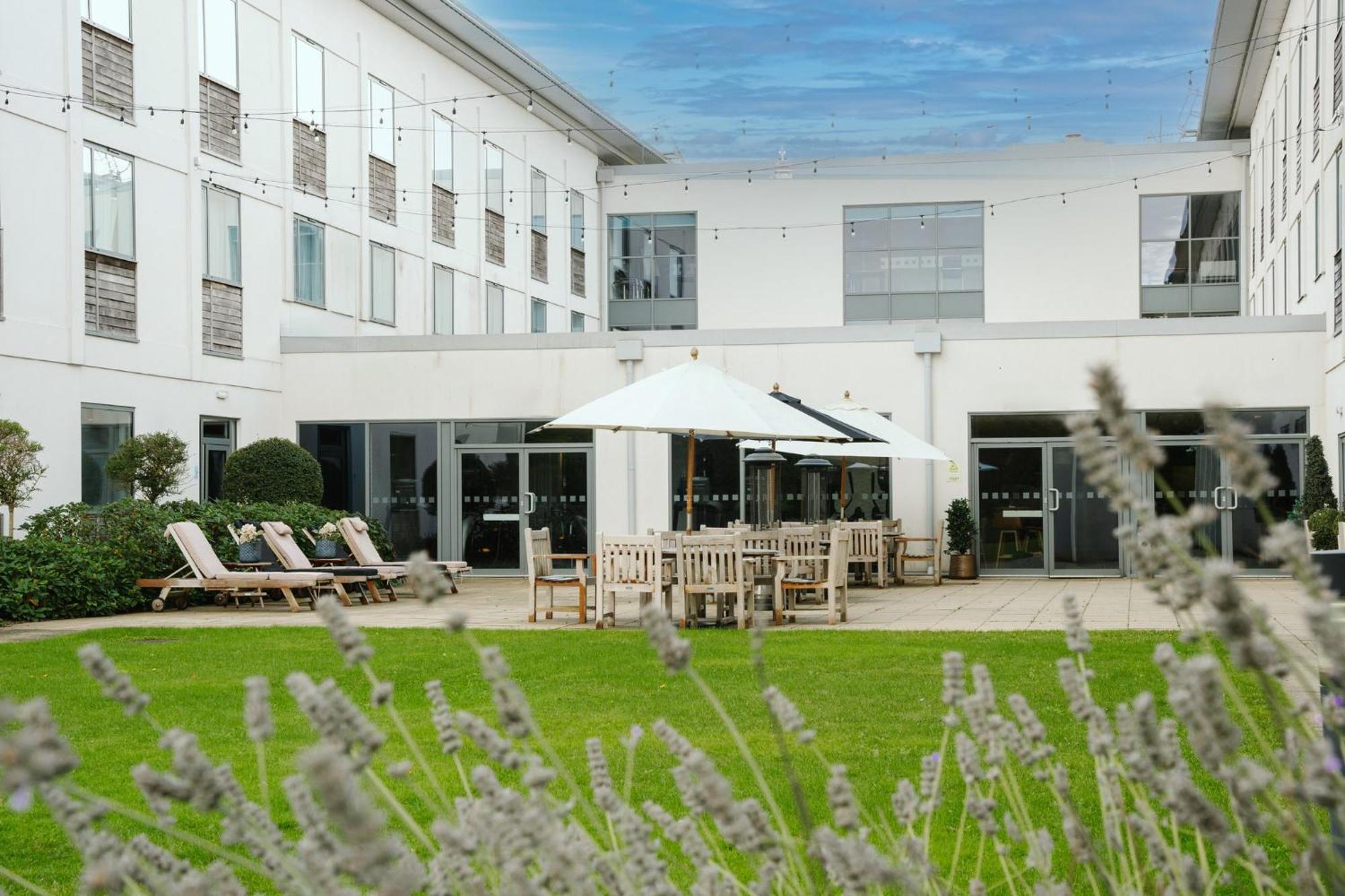 Voco Winchester Hotel & Spa By Ihg Exterior foto